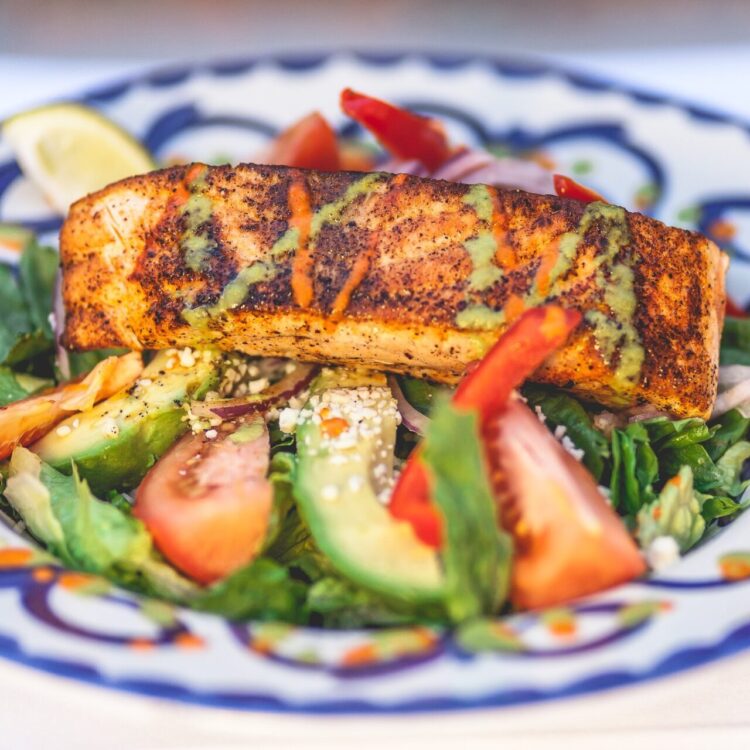 El Gato Negro - Salmon Salad