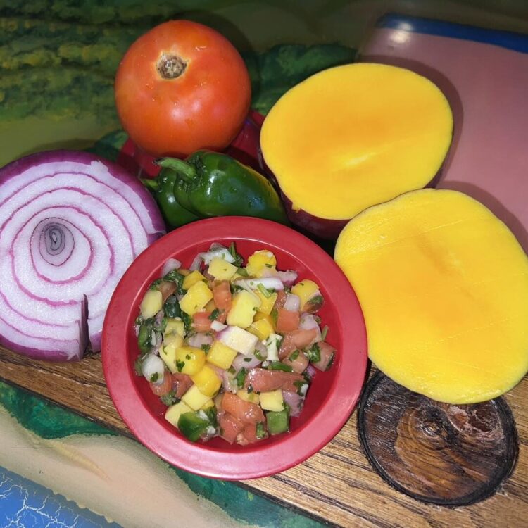 Lindo - Mango Pico de Gallo