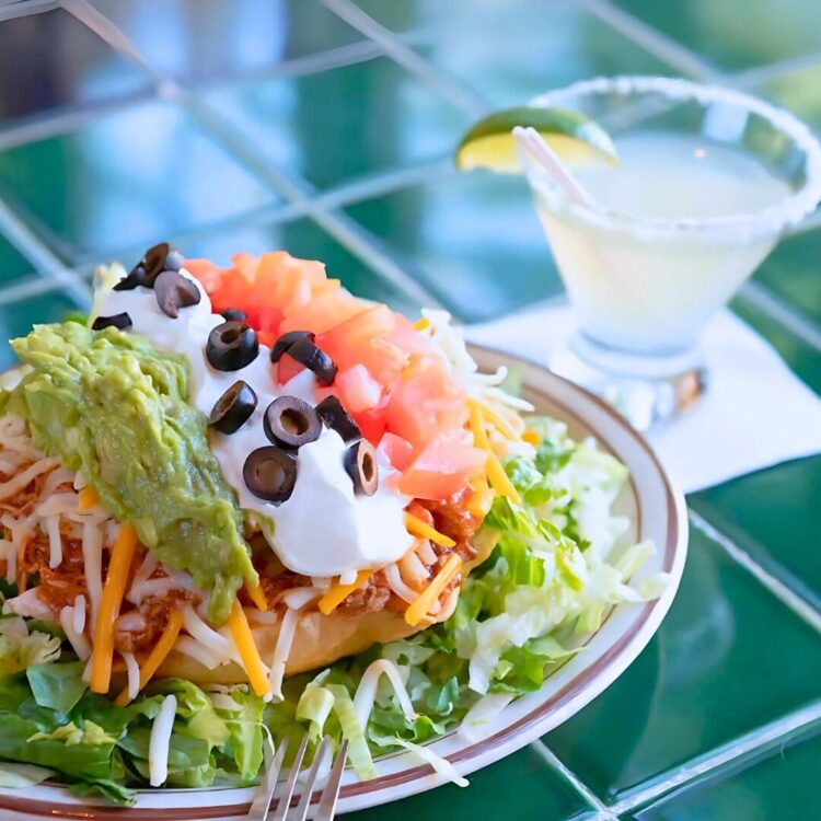 El Nibble Nook - Taco Salad and Margarita