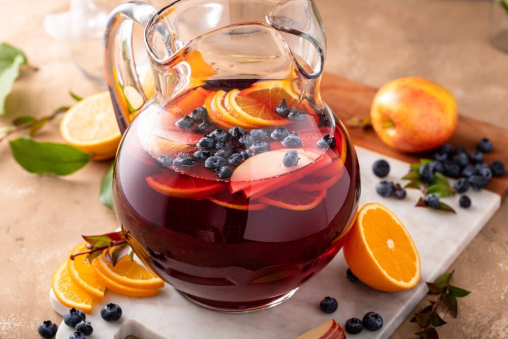 Refreshing,Summer,Berry,Sangria,With,Apples,,Oranges,And,Blueberry,In