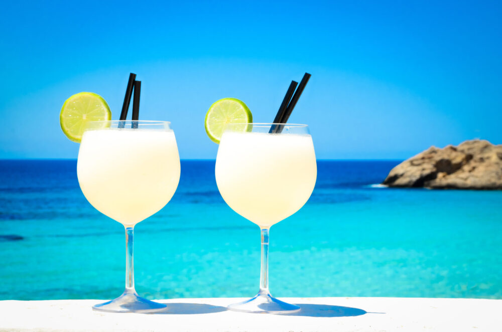 Lemon,Margaritas,By,The,Mediterranean,Sea