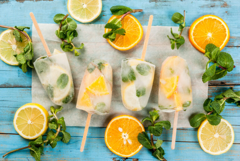 Homemade,Ice,Cream,,Frozen,Mojito,Cocktail,(lemon,And,Mint,,Mint