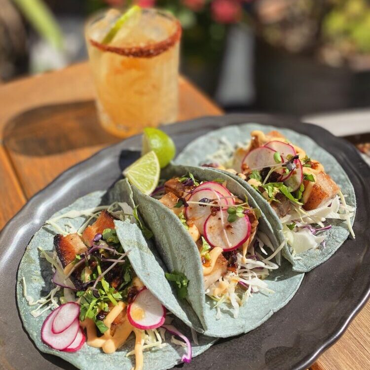 Fish tacos and margarita