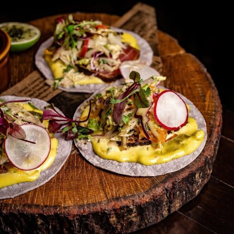 dLe&ntilde;a DC - Seared Tuna Tacos
