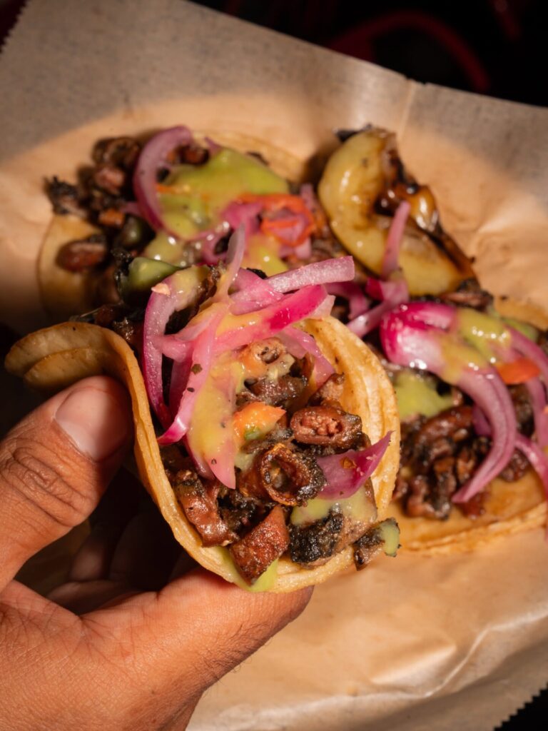 Tacos Los Cholos