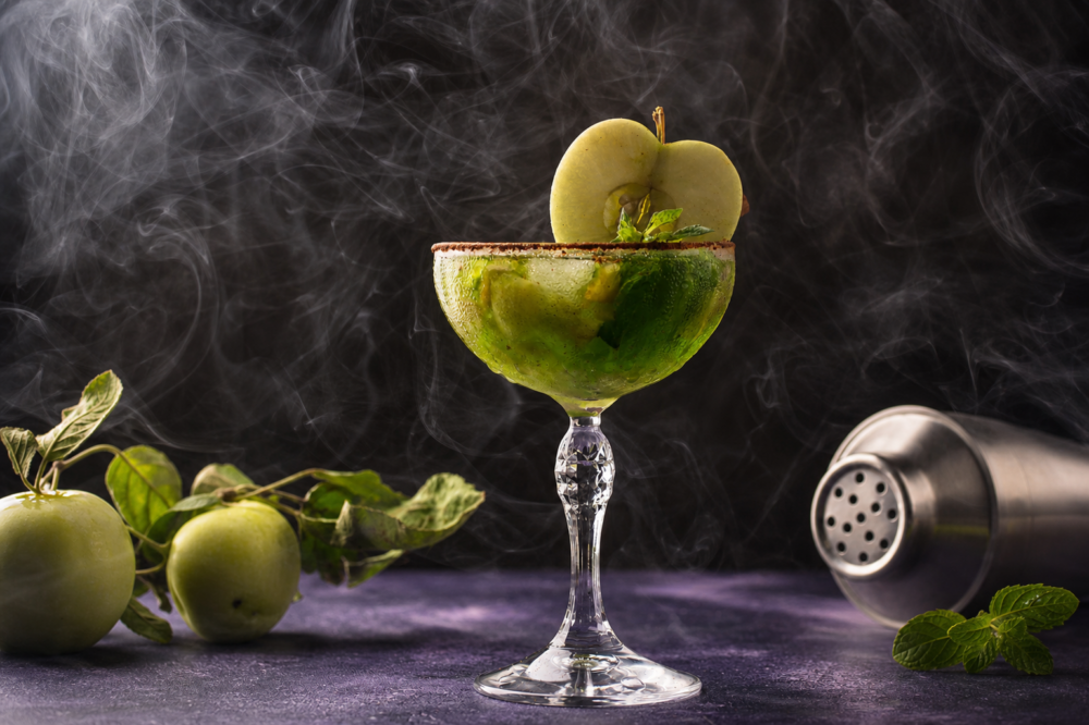 Apple,Alcoholic,Cocktail,Or,Mocktail